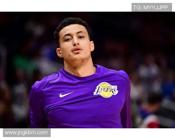 帅哥演员与足球明星的完美结合揭示了娱乐与体育的魅力交汇点